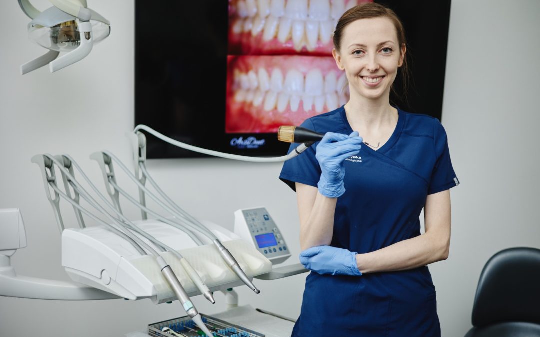 Skuteczne metody higieny implantów dentystycznych￼