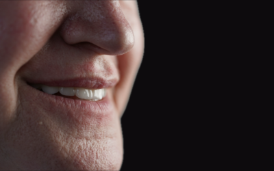 Nie mam zębów. Jak długo trwa leczenie implantami i odbudowa bezzębia?